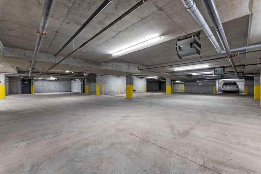 MLS® A2217543 - 4620-4624 16 Avenue NW in Montgomery Calgary, Commercial