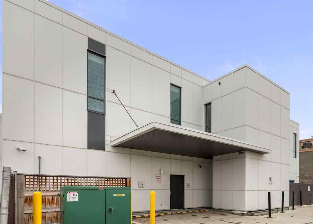 MLS® A2217543 - 4620-4624 16 Avenue NW in Montgomery Calgary, Commercial