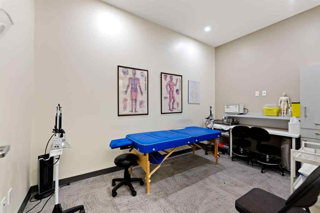 MLS® A2217543 - 4620-4624 16 Avenue NW in Montgomery Calgary, Commercial