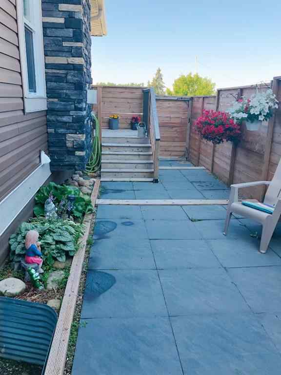MLS® A2217556 - 5315-A 50 Avenue  in NONE Rocky Mountain House, Residential