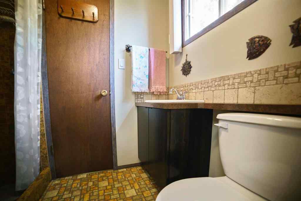 MLS® A2217603 - 5 Shady Drive   in NONE Rochon Sands, Residential