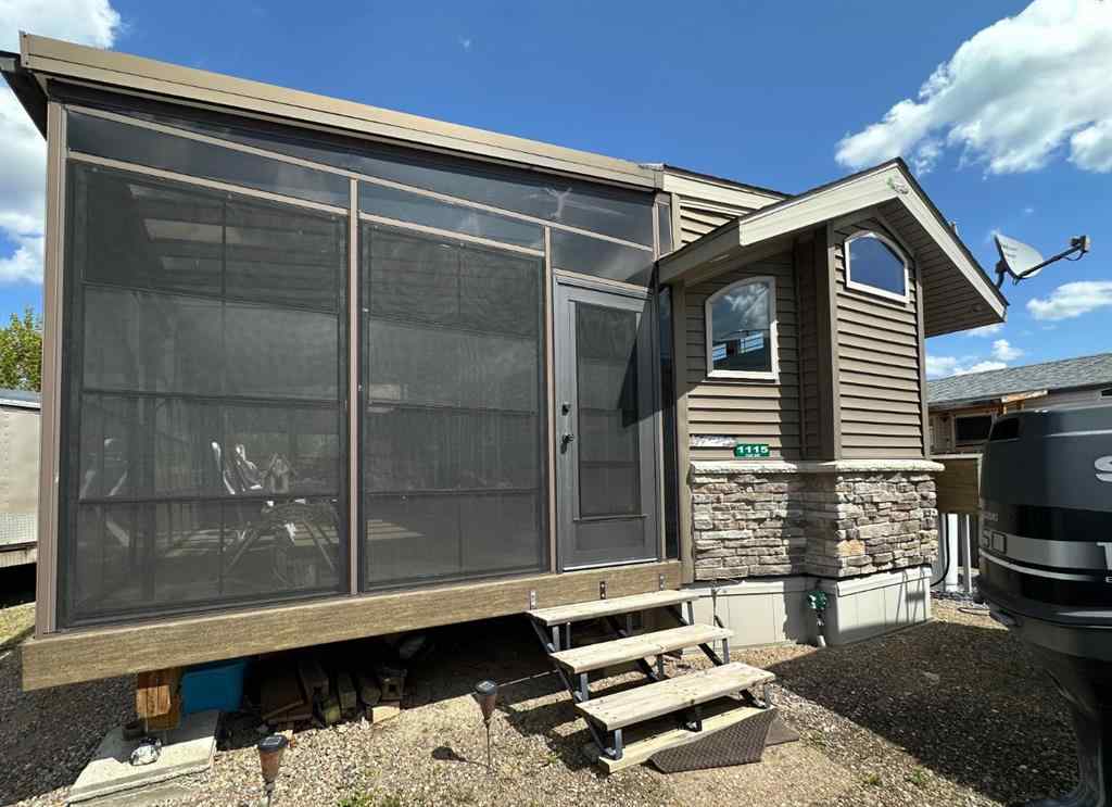 MLS® A2217604 - 1115 Oak Avenue  in  Lac Des Iles, Residential
