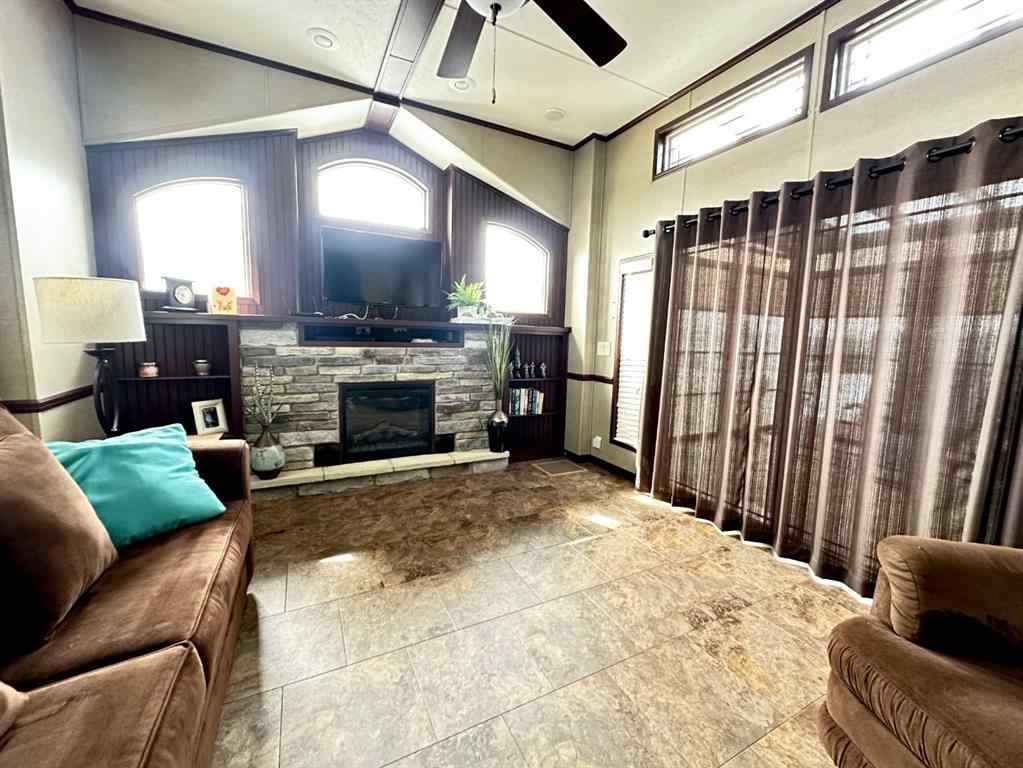 MLS® A2217604 - 1115 Oak Avenue  in  Lac Des Iles, Residential