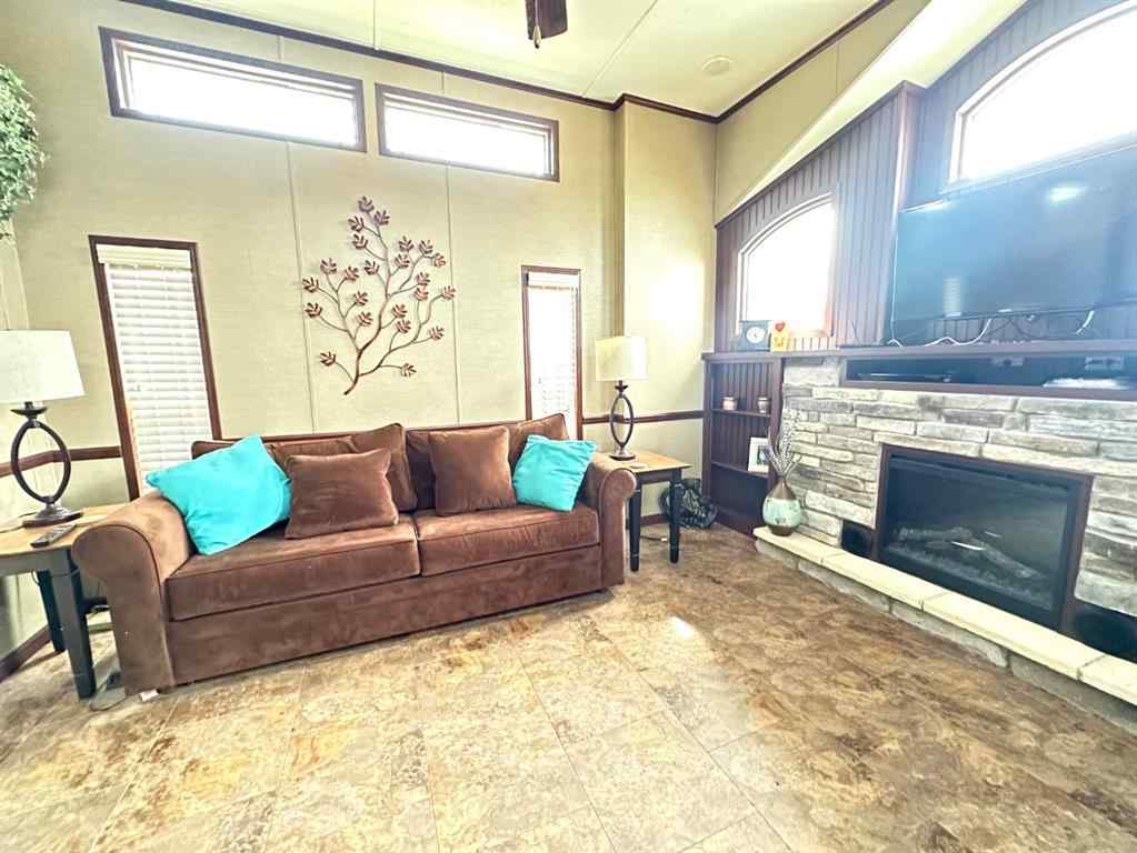 MLS® A2217604 - 1115 Oak Avenue  in  Lac Des Iles, Residential