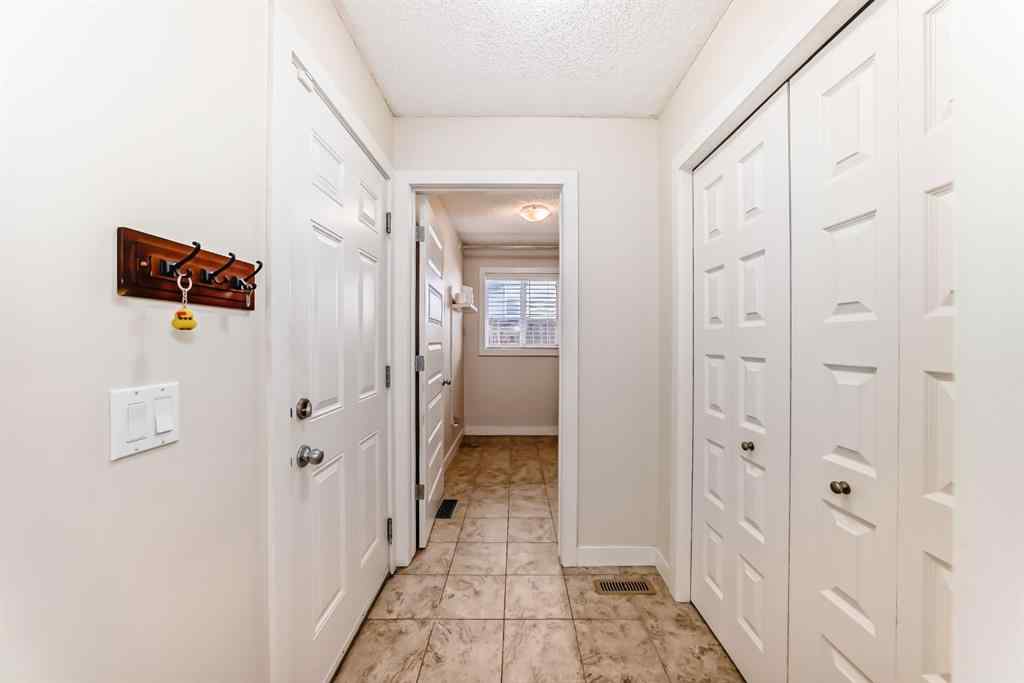 MLS® A2217649 - 612 Montgomery Close SE in Montrose High River, Residential