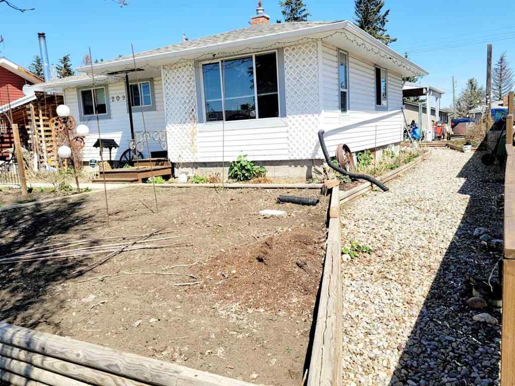 MLS® A2217742 - 209 Centre Street S in NONE Linden, Residential
