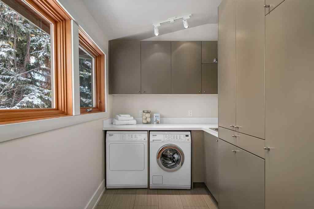 MLS® A2217754 - 1403 Beverley Place SW in Bel-Aire Calgary, Residential