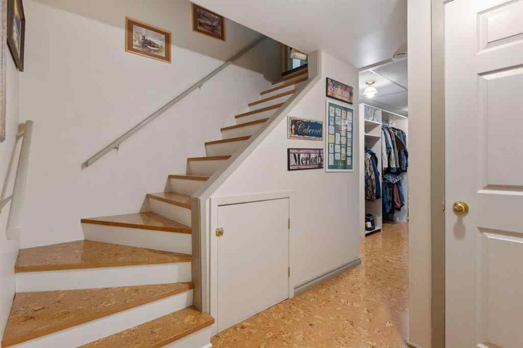 MLS® A2217779 - 5208 43 Avenue  in Rosedale Camrose, Residential