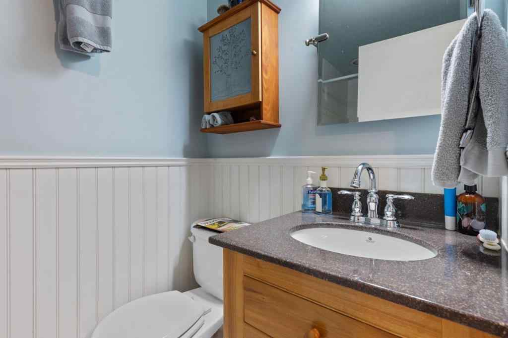 MLS® A2217779 - 5208 43 Avenue  in Rosedale Camrose, Residential