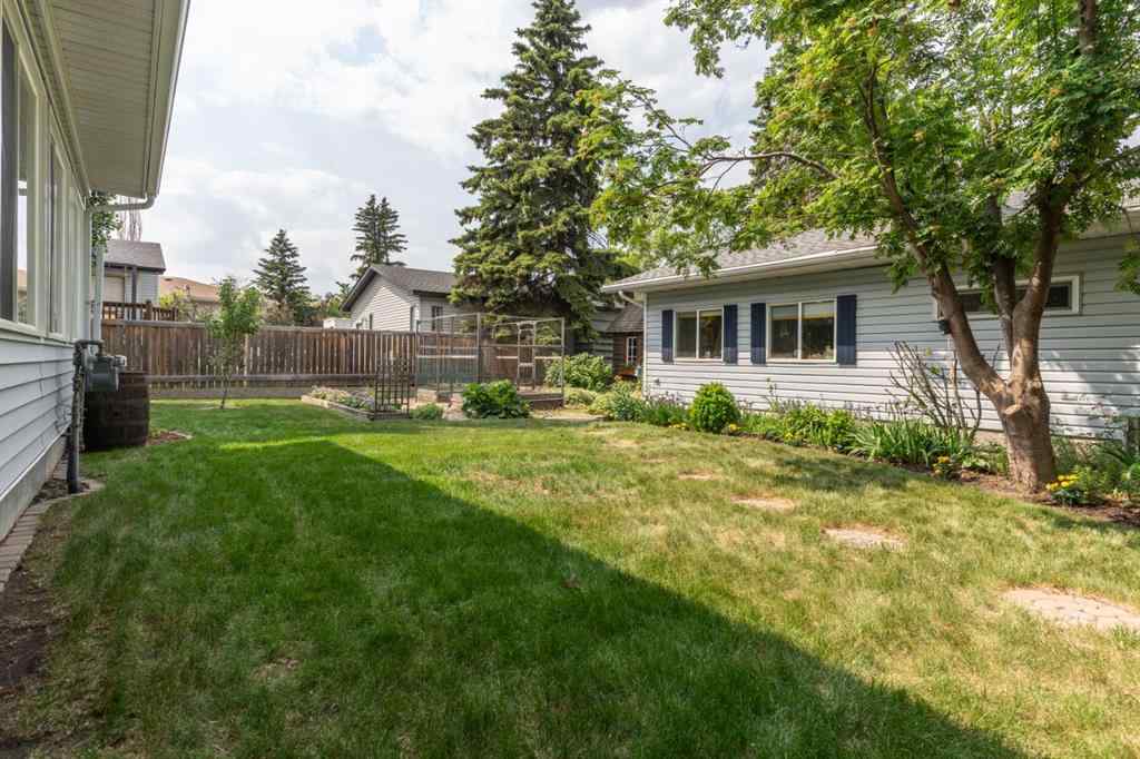 MLS® A2217779 - 5208 43 Avenue  in Rosedale Camrose, Residential