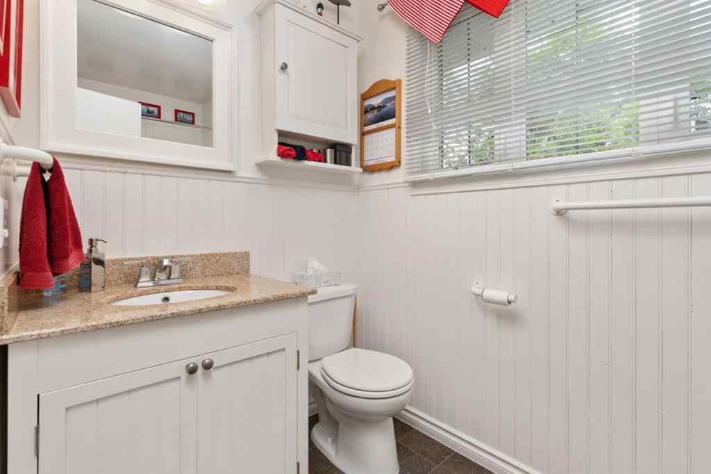 MLS® A2217779 - 5208 43 Avenue  in Rosedale Camrose, Residential