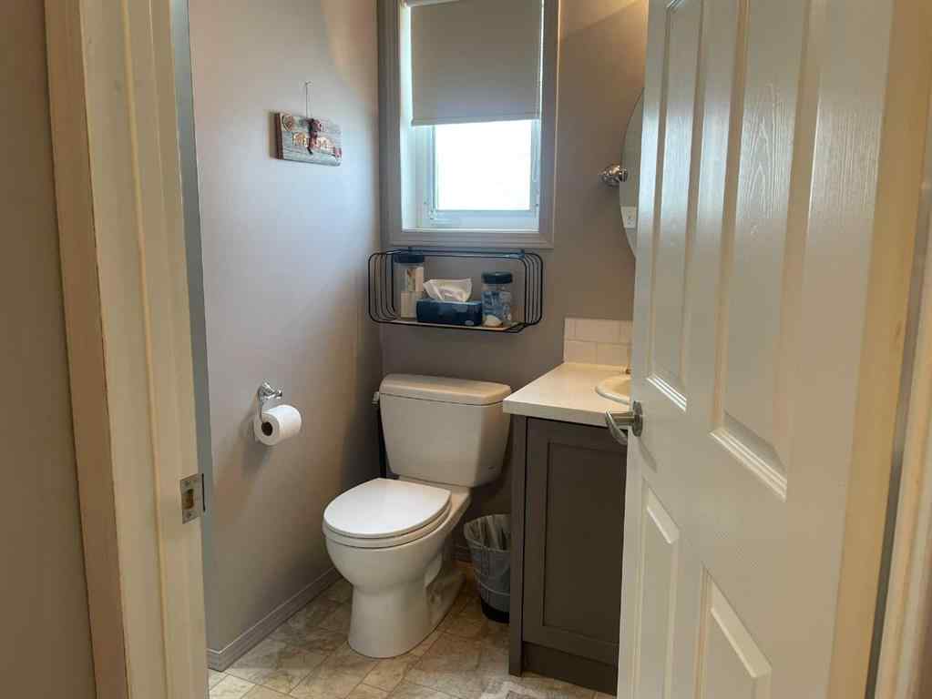 MLS® A2217860 - 622 Thistle Crescent  in NONE Pincher Creek, Residential