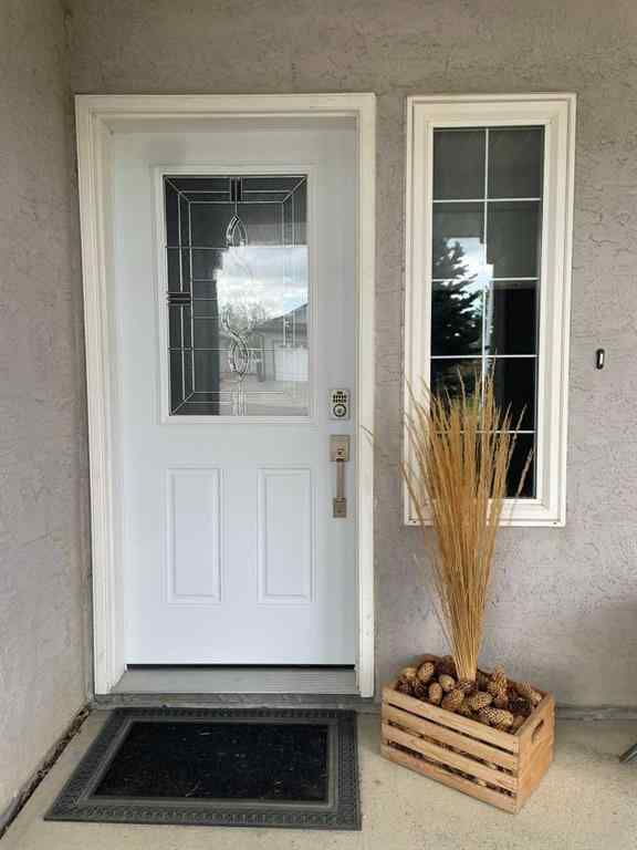 MLS® A2217860 - 622 Thistle Crescent  in NONE Pincher Creek, Residential