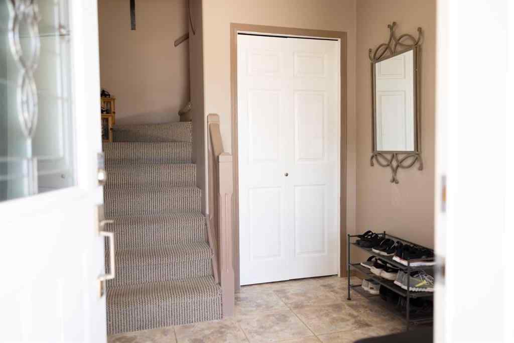 MLS® A2217860 - 622 Thistle Crescent  in NONE Pincher Creek, Residential