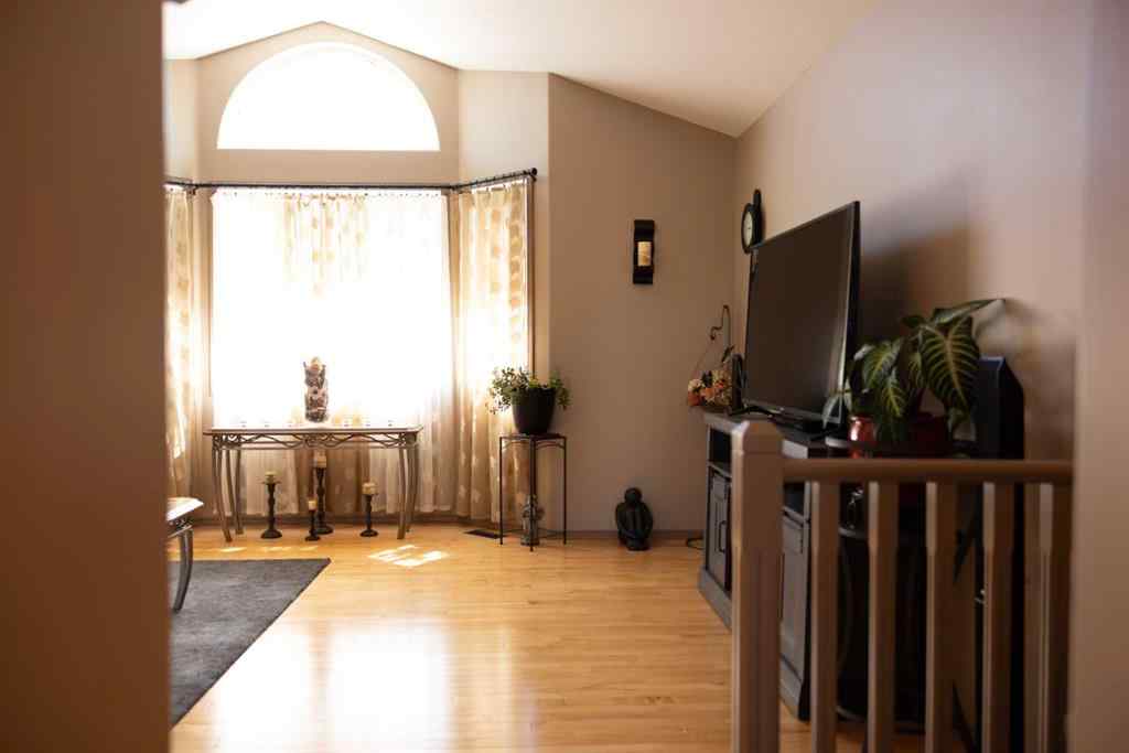 MLS® A2217860 - 622 Thistle Crescent  in NONE Pincher Creek, Residential
