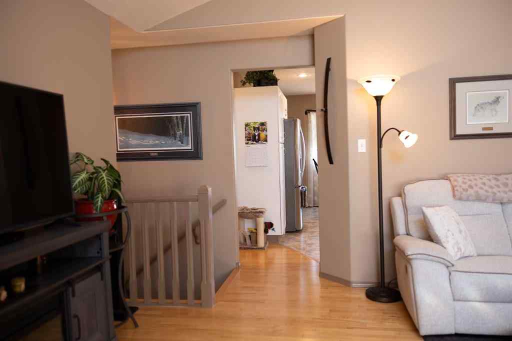 MLS® A2217860 - 622 Thistle Crescent  in NONE Pincher Creek, Residential
