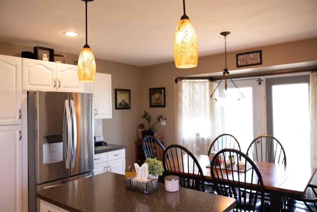 MLS® A2217860 - 622 Thistle Crescent  in NONE Pincher Creek, Residential