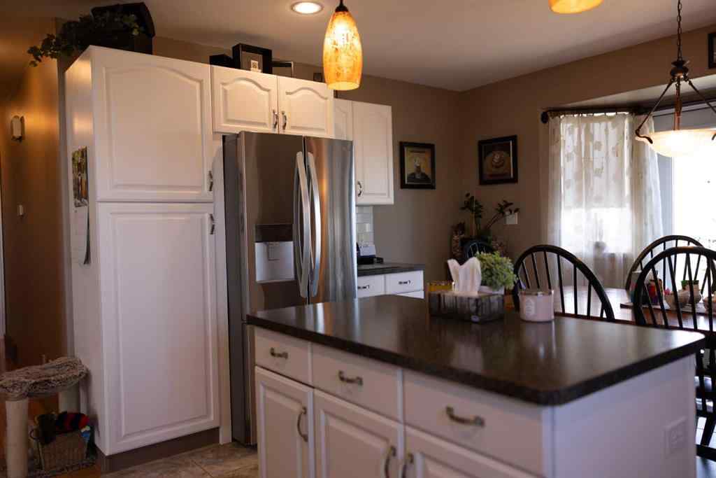 MLS® A2217860 - 622 Thistle Crescent  in NONE Pincher Creek, Residential