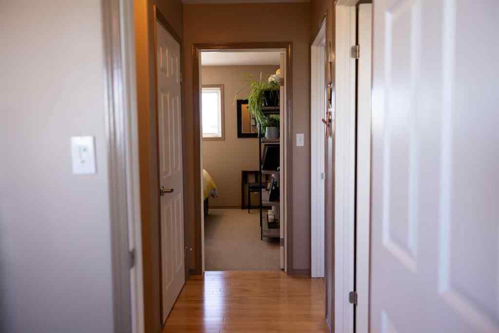 MLS® A2217860 - 622 Thistle Crescent  in NONE Pincher Creek, Residential
