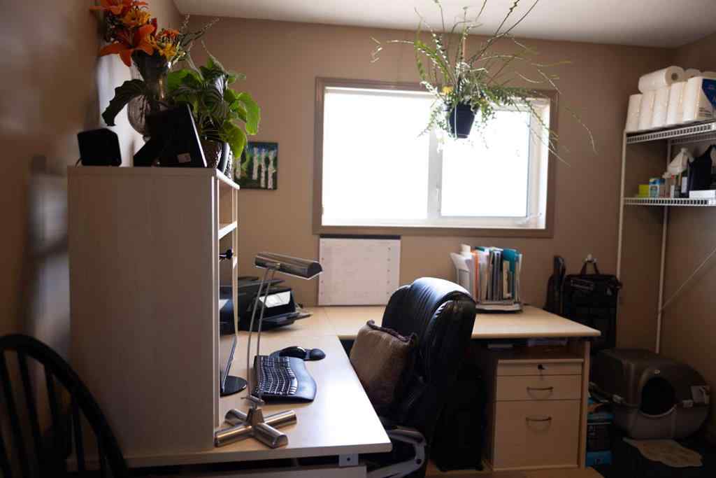MLS® A2217860 - 622 Thistle Crescent  in NONE Pincher Creek, Residential