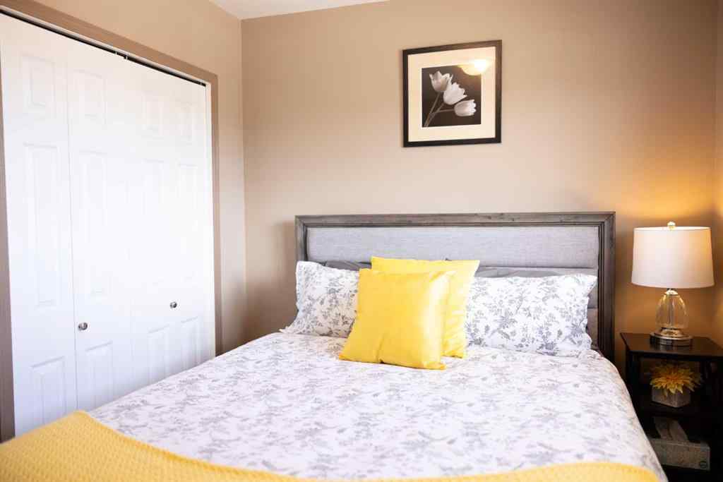 MLS® A2217860 - 622 Thistle Crescent  in NONE Pincher Creek, Residential