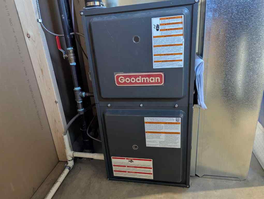 MLS&reg; # A2217941 - 114 Alberta Street  in Kingman Kingman, Residential Open Houses