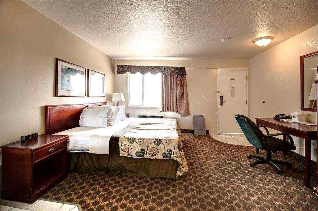MLS® A2217986 - 101 Grove Place  in Downtown Drumheller Drumheller, Commercial