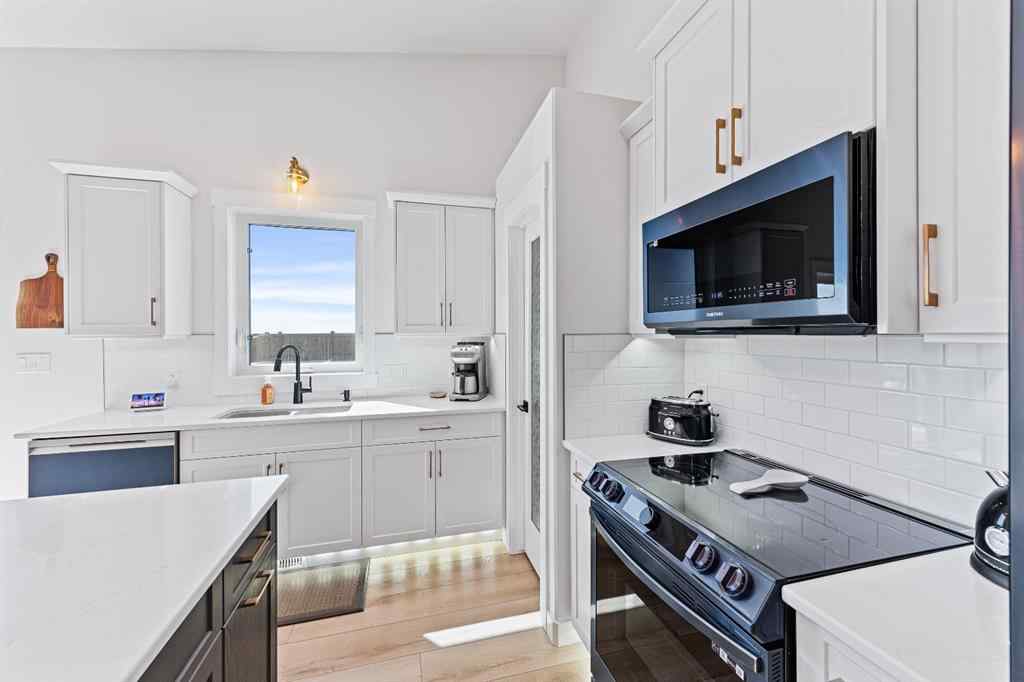 MLS® A2218080 - 6109 13 Street Close  in Lakeside Lloydminster, Residential