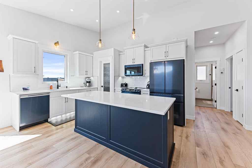 MLS® A2218080 - 6109 13 Street Close  in Lakeside Lloydminster, Residential