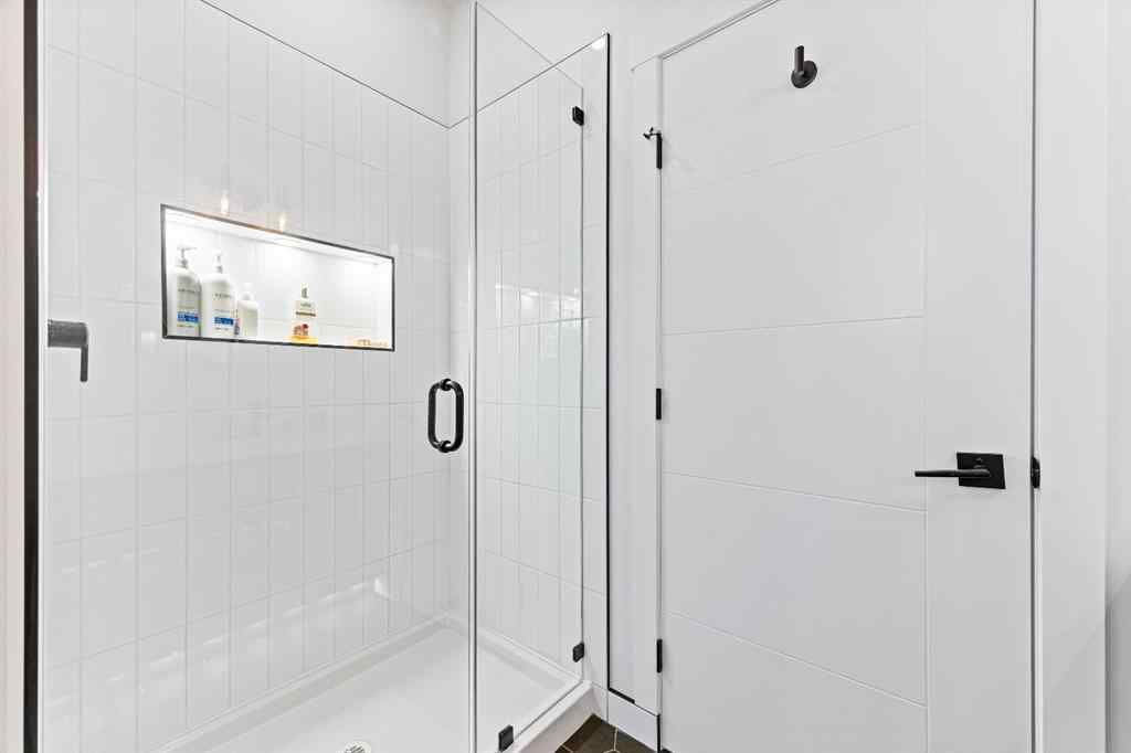 MLS® A2218080 - 6109 13 Street Close  in Lakeside Lloydminster, Residential