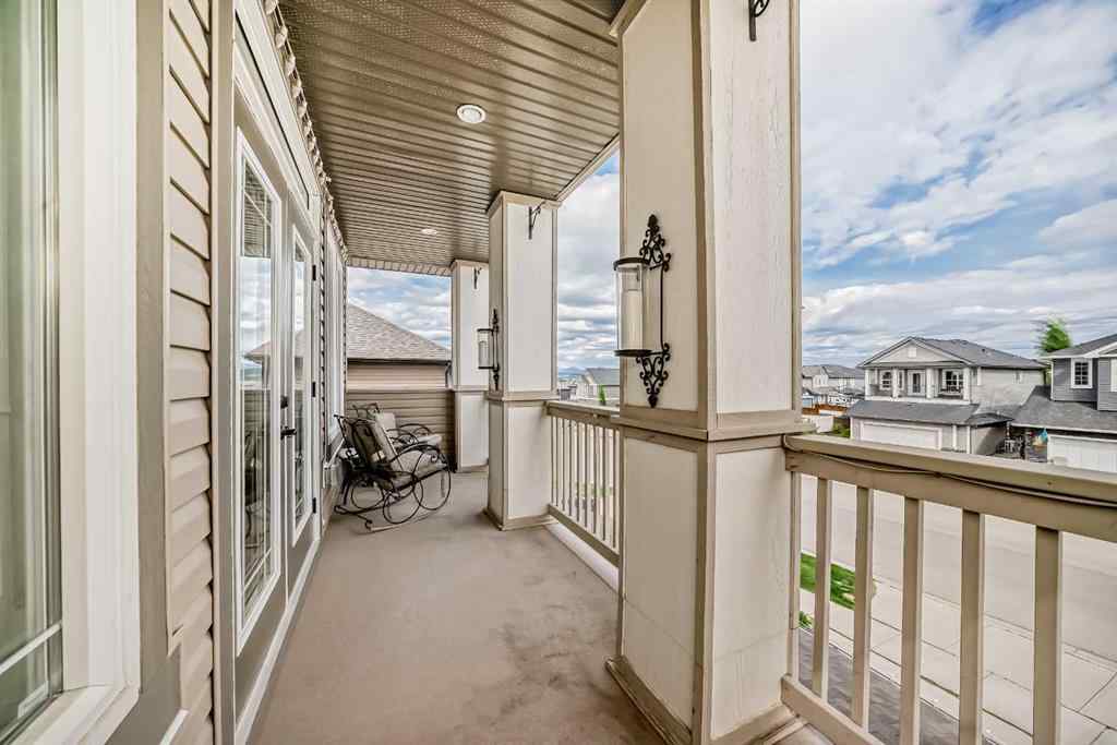 MLS® A2218098 - 174 Heritage Boulevard  in Heritage Hills Cochrane, Residential