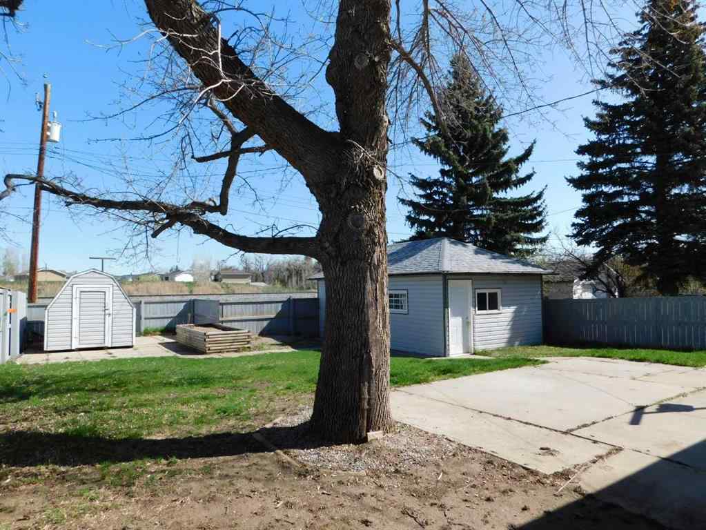 MLS® A2218208 - 68 Spruce Avenue W in Sunnylea Brooks, Residential