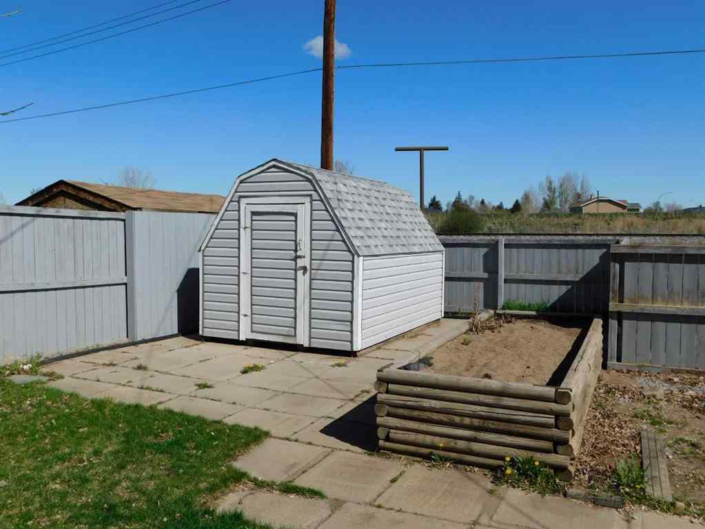 MLS® A2218208 - 68 Spruce Avenue W in Sunnylea Brooks, Residential