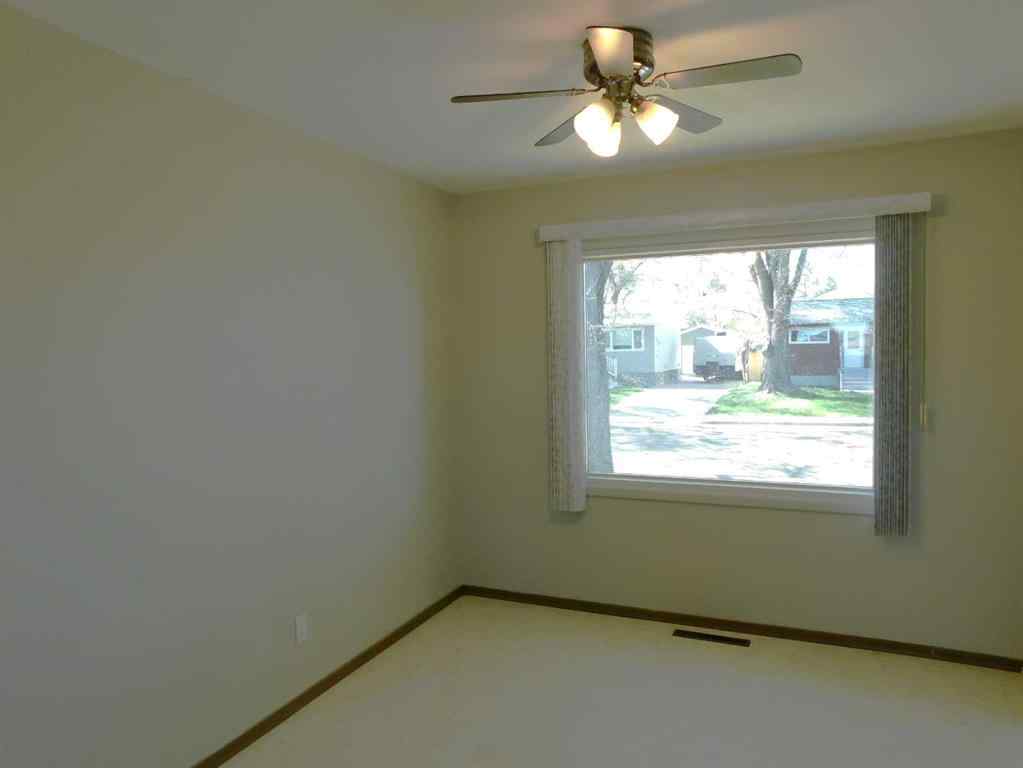 MLS® A2218208 - 68 Spruce Avenue W in Sunnylea Brooks, Residential