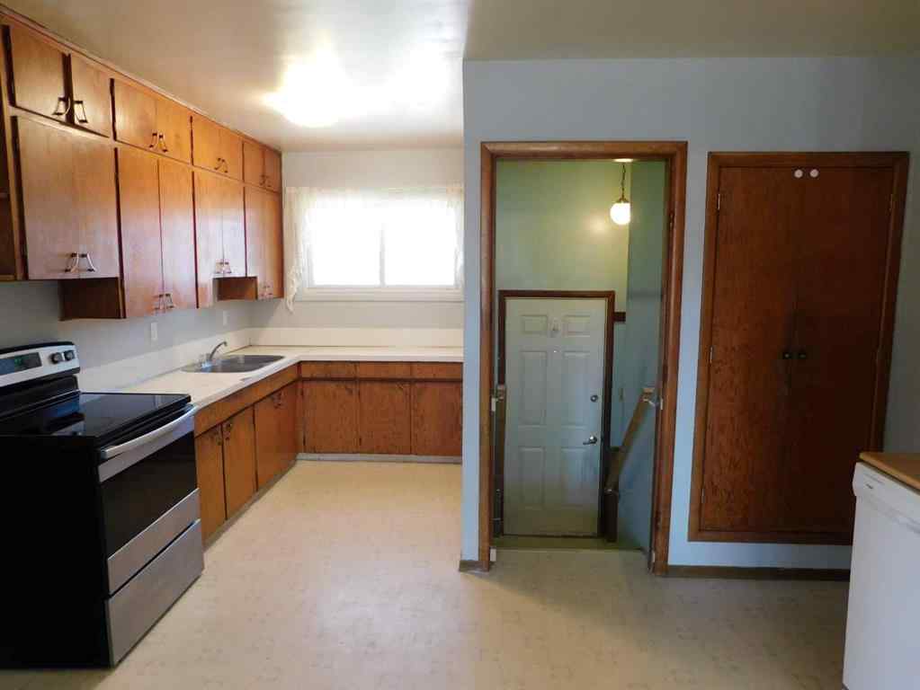 MLS® A2218208 - 68 Spruce Avenue W in Sunnylea Brooks, Residential