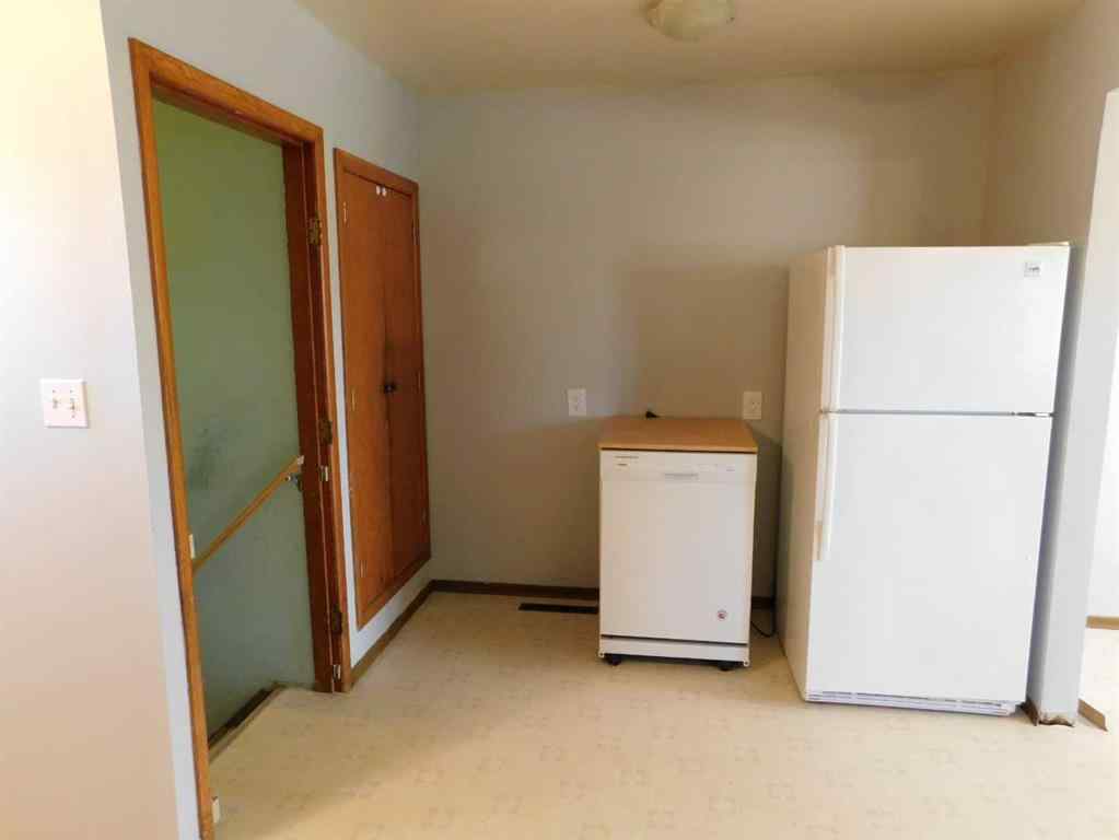 MLS® A2218208 - 68 Spruce Avenue W in Sunnylea Brooks, Residential