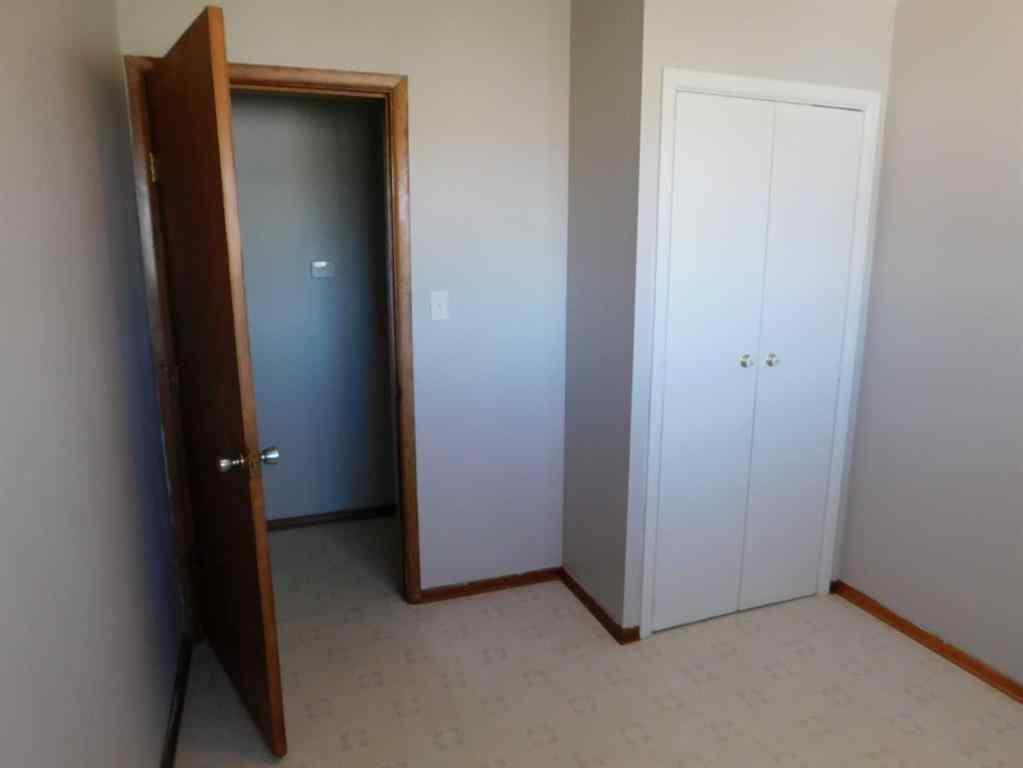 MLS® A2218208 - 68 Spruce Avenue W in Sunnylea Brooks, Residential
