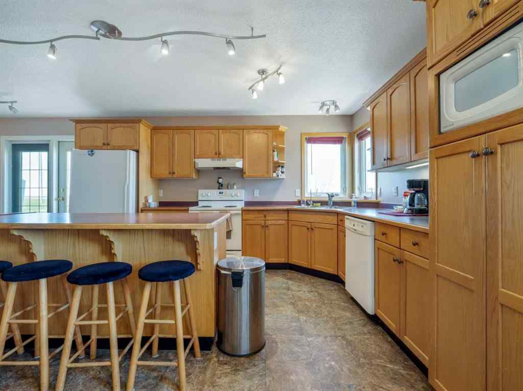 MLS® A2218250 - 203037 Township Road 80   in NONE Rural Lethbridge County, Residential