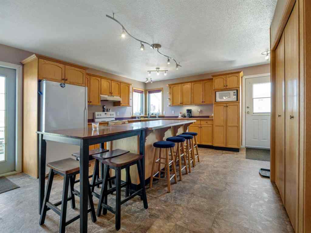 MLS® A2218250 - 203037 Township Road 80   in NONE Rural Lethbridge County, Residential