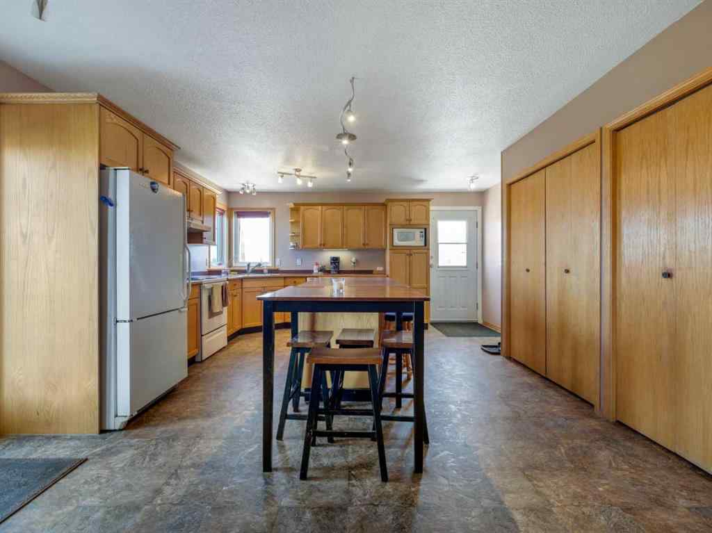 MLS® A2218250 - 203037 Township Road 80   in NONE Rural Lethbridge County, Residential