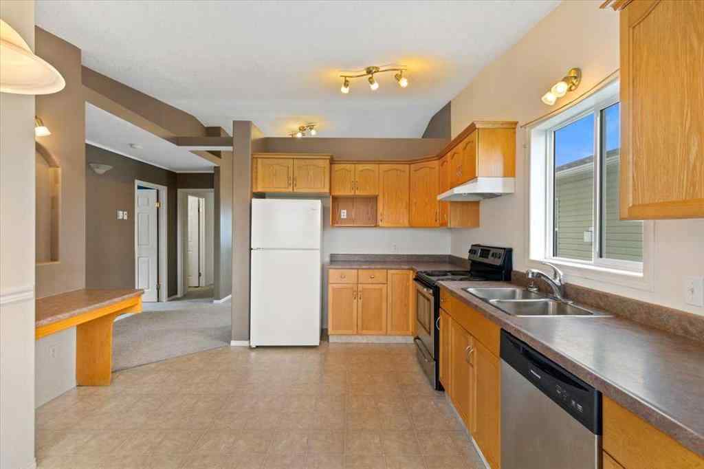 MLS® A2218305 - 10713 72 Avenue  in Mission Heights Grande Prairie, Residential