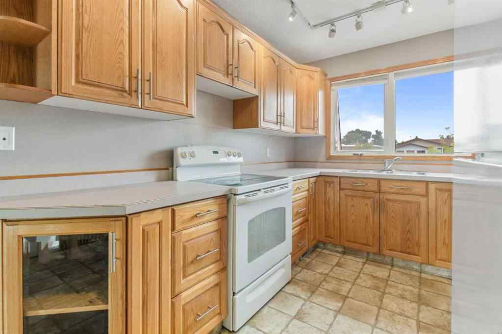 MLS® A2218317 - 5809 47 Street  in NONE Taber, Residential