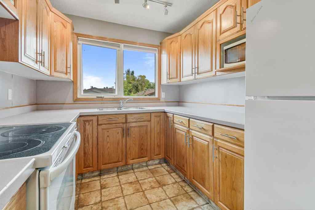 MLS® A2218317 - 5809 47 Street  in NONE Taber, Residential