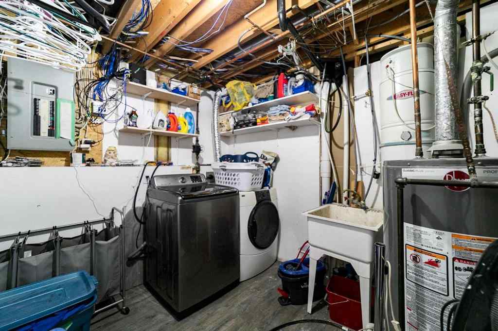 MLS® A2218371 - 5419 53 Street  in Sparling Camrose, Residential