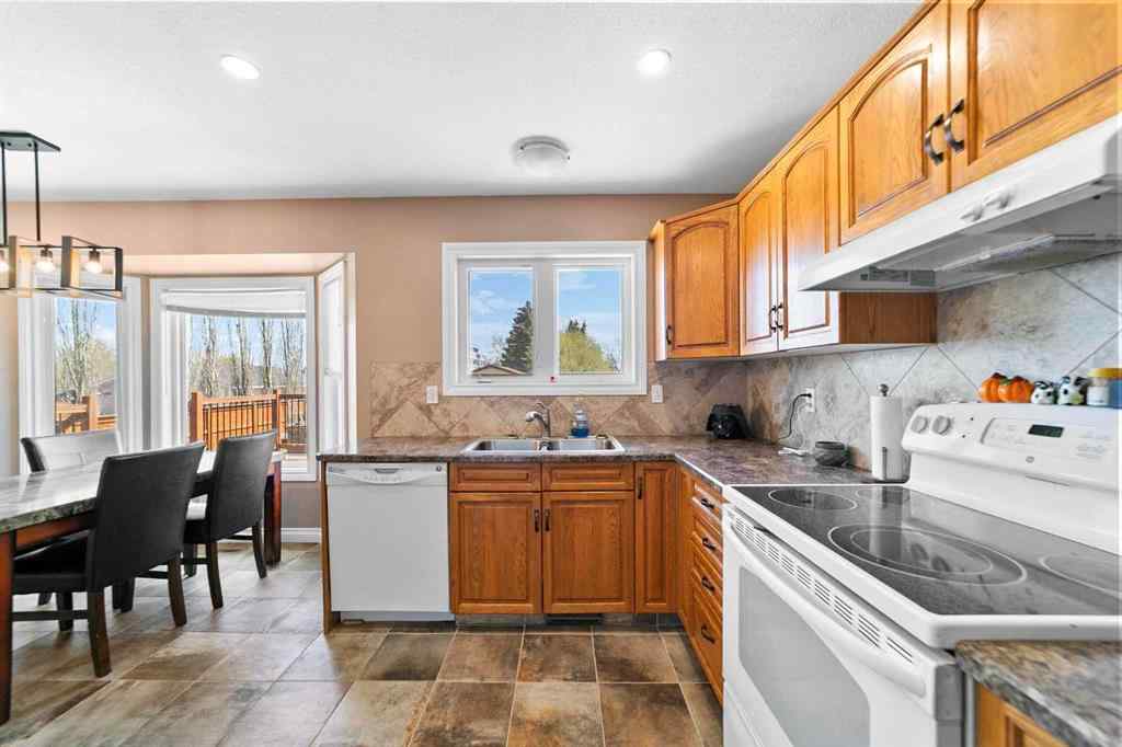 MLS® A2218371 - 5419 53 Street  in Sparling Camrose, Residential