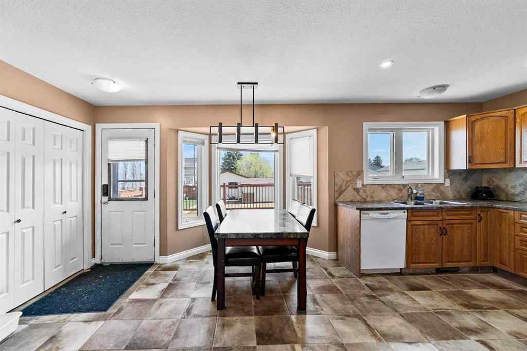 MLS® A2218371 - 5419 53 Street  in Sparling Camrose, Residential