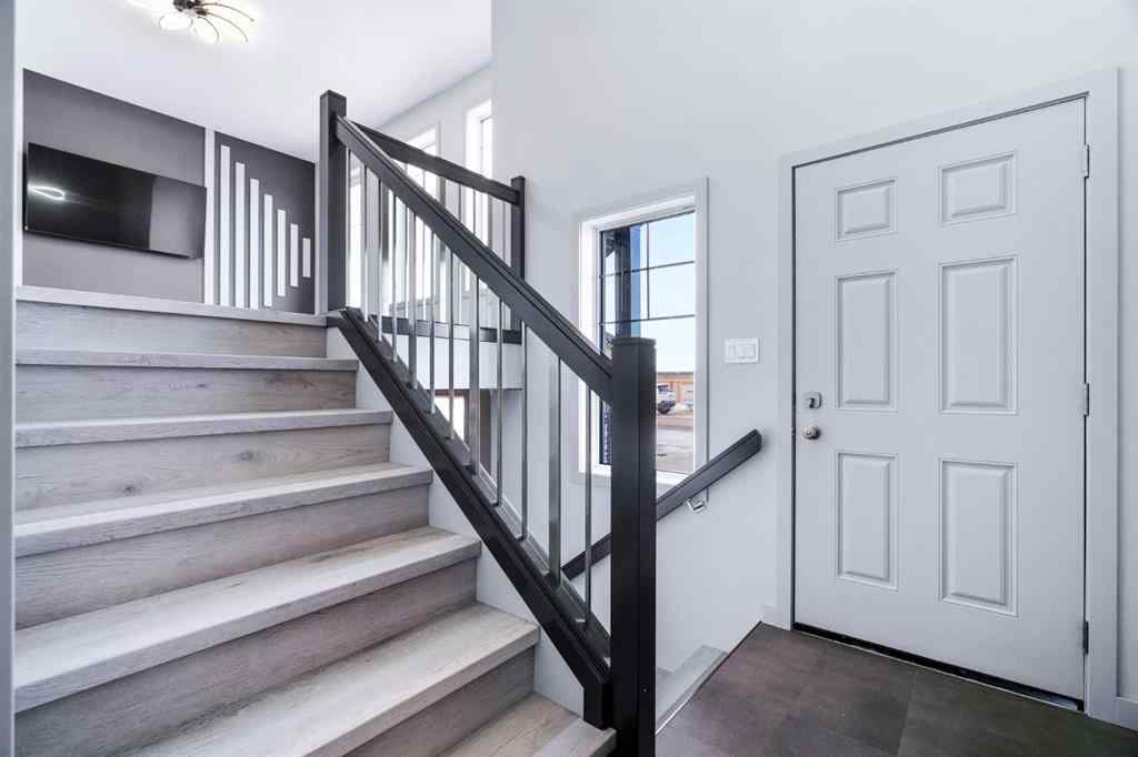 MLS® A2218534 - 3321 41 Avenue  in Aurora Lloydminster, Residential