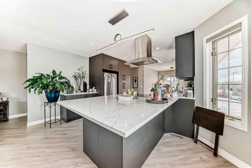 MLS® A2218539 - 51 Richelieu Court SW in Lincoln Park Calgary, Residential