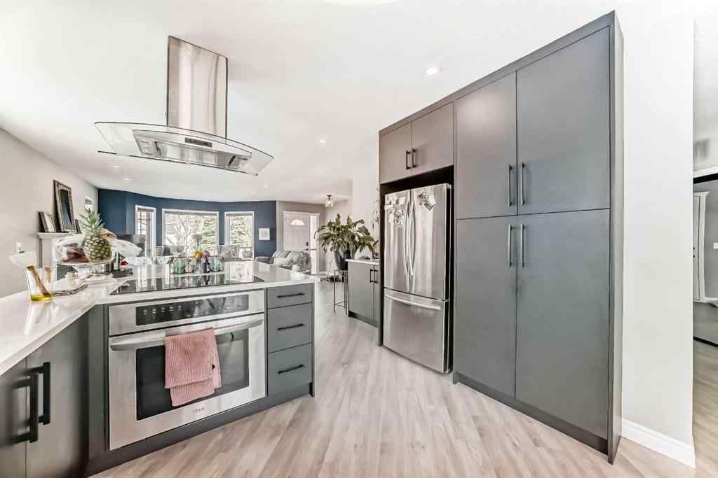 MLS® A2218539 - 51 Richelieu Court SW in Lincoln Park Calgary, Residential