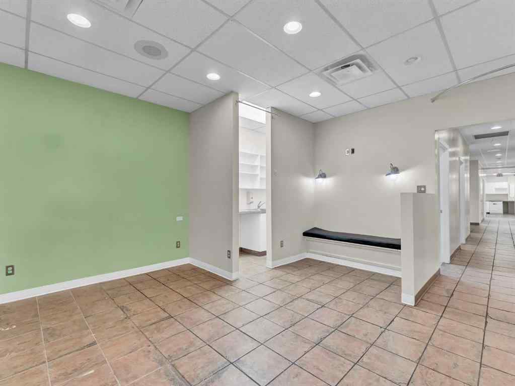 MLS® A2218618 - 24 3 Street NE in Riverside Medicine Hat, Commercial